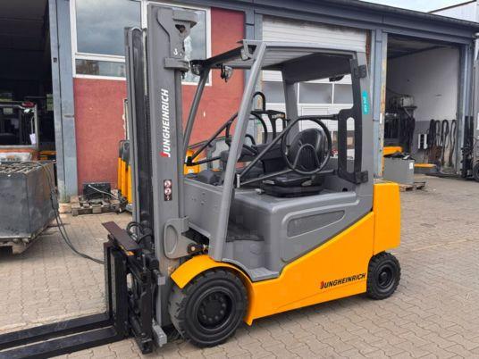 Jungheinrich EFG 430 Baujahr 2019/ Stunden 8999/ Akku NEU
