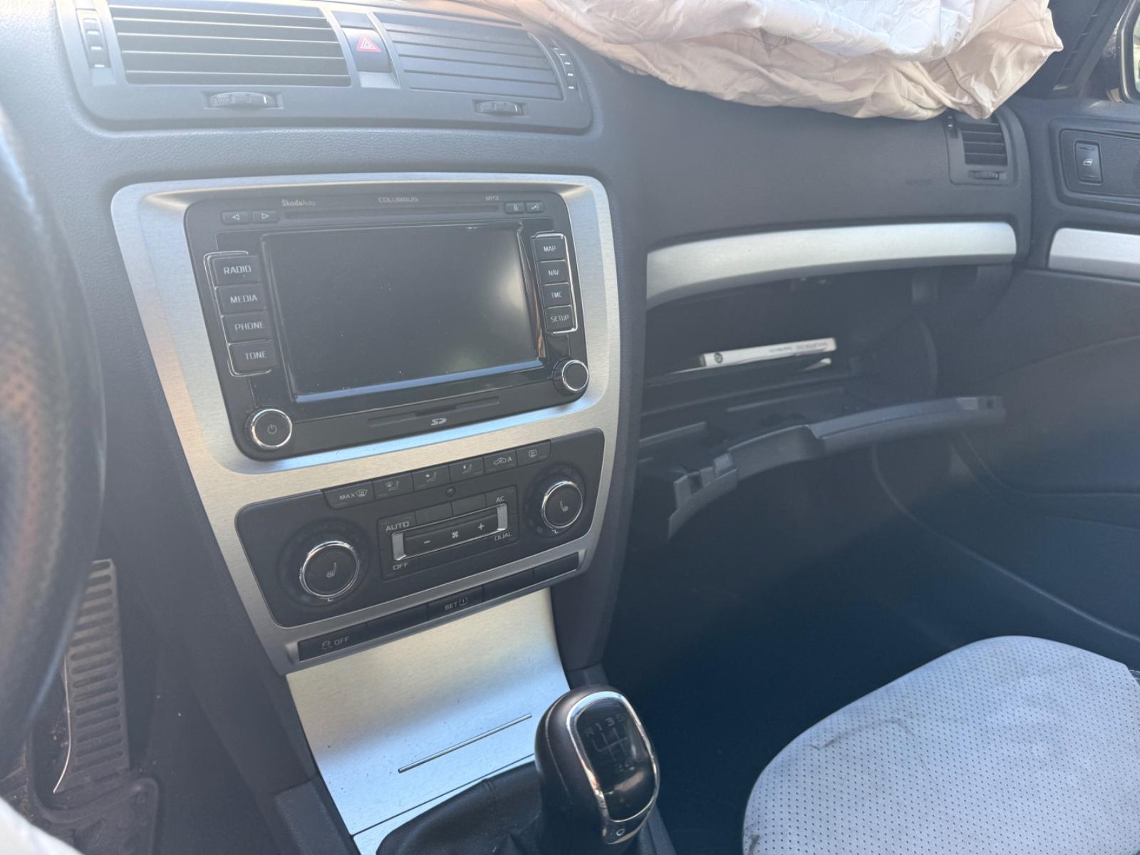 Skoda Octavia 2011 — photo 12