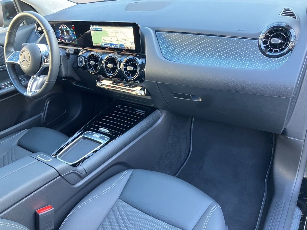 Fahrzeugabbildung Mercedes-Benz GLA 180 LED*AHK*NAVI*KAMERA*TOTWINKEL*DAB