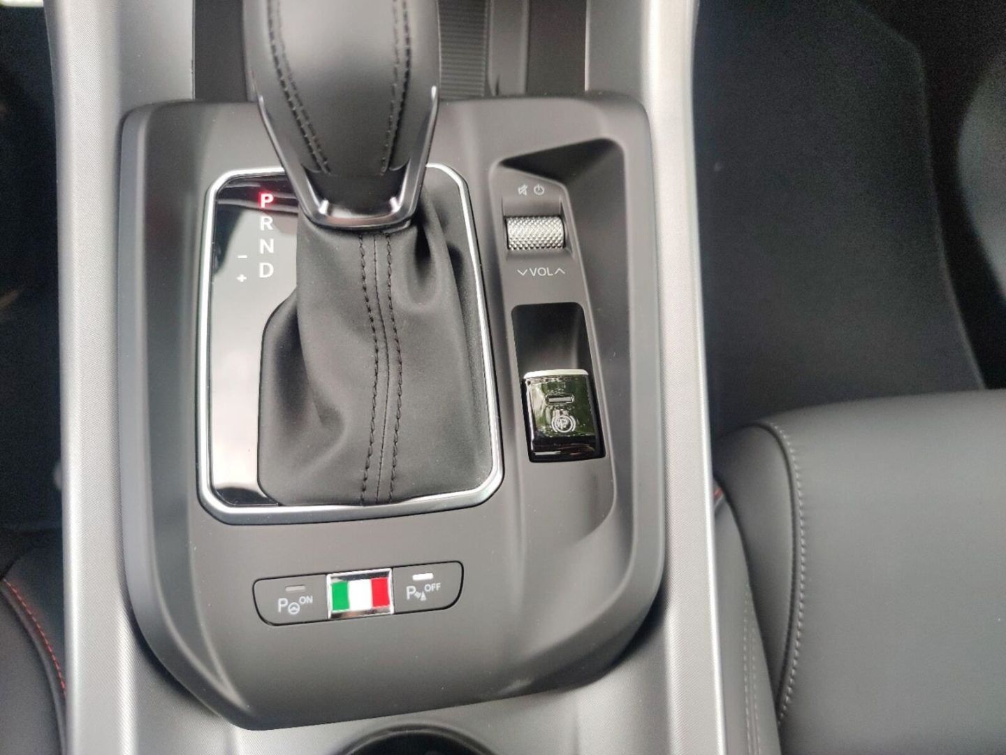 Fahrzeugabbildung Alfa Romeo Tonale 1.5 MHEV TRIBUTO ITALIANO+KAMERA+ACC+MATR