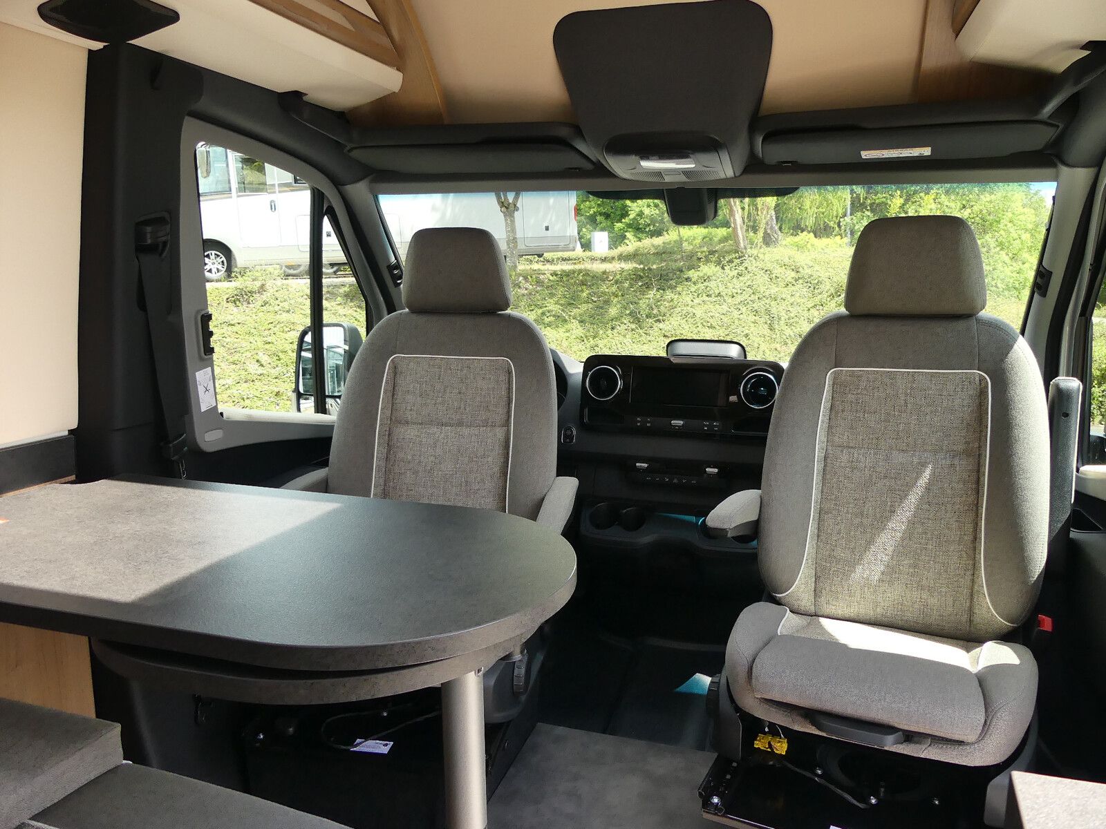 Fahrzeugabbildung Malibu Genius 641 LE  Dist,Autarkie,Navi,D6E,LED,Style