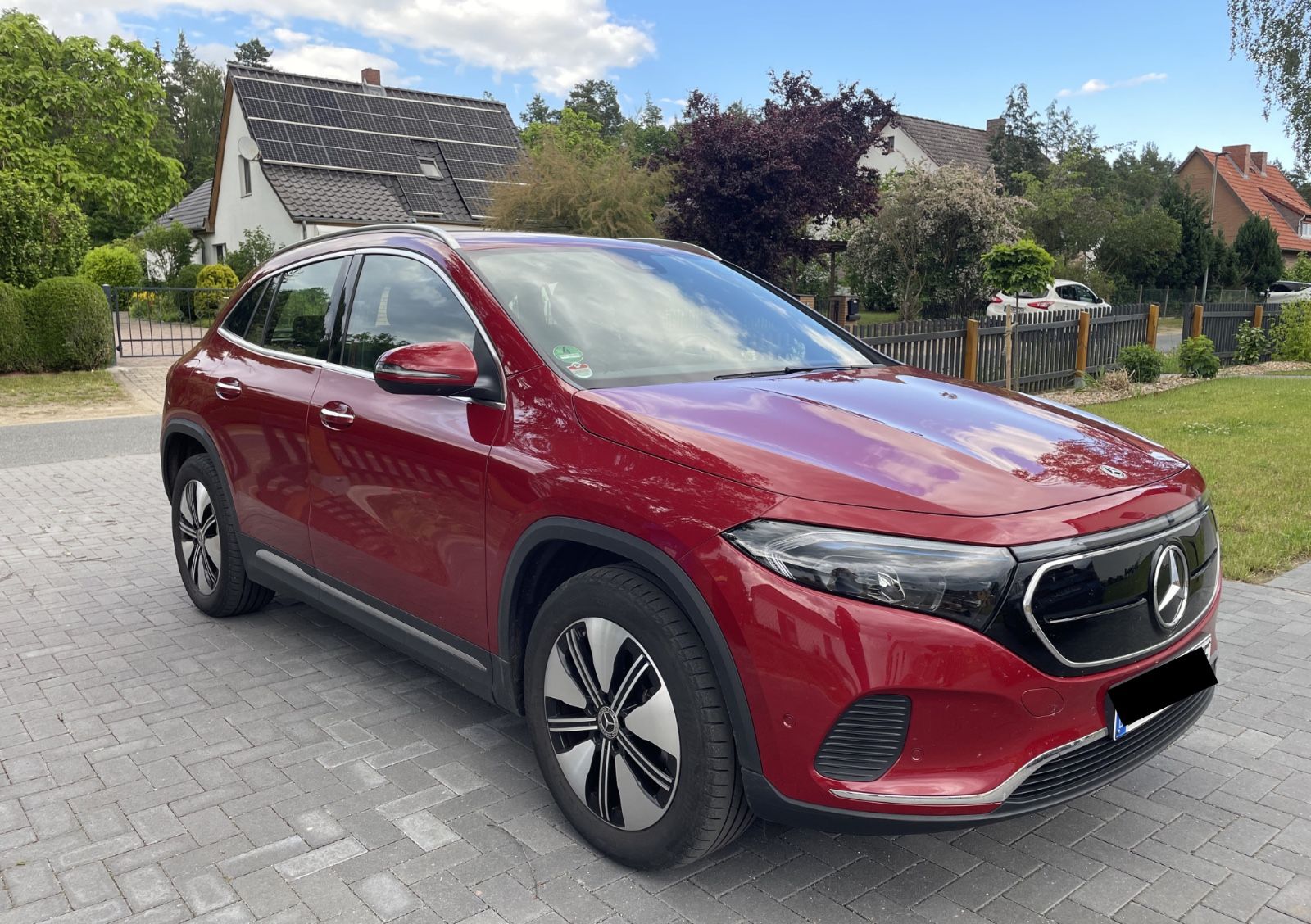 MERCEDES-BENZ EQA 250 -Advanced-Plus  AHK Business-Paket