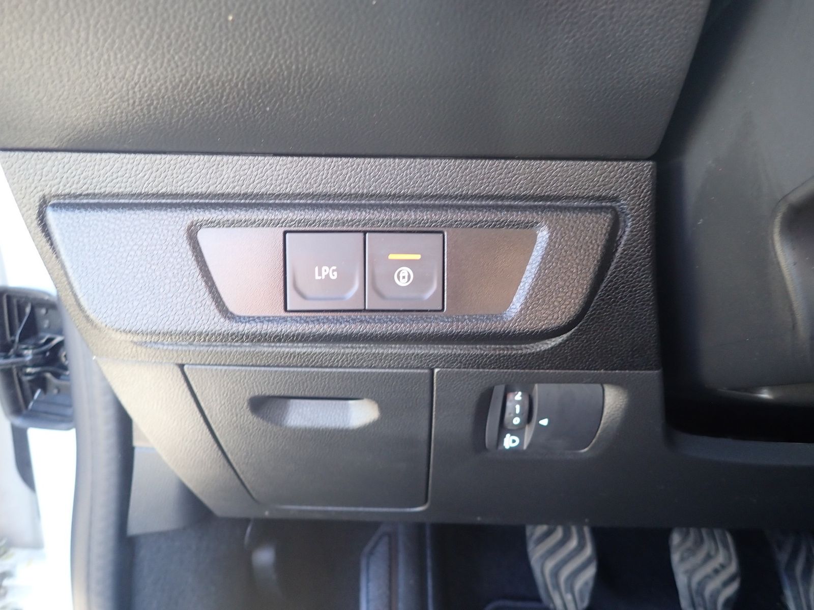 Fahrzeugabbildung Dacia Jogger Essential ECO-G 100
