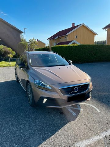 VOLVO V40 CC