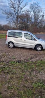 Peugeot F (Partner) - gebrauchte Peugeot Partner aus dem Jahr 2011