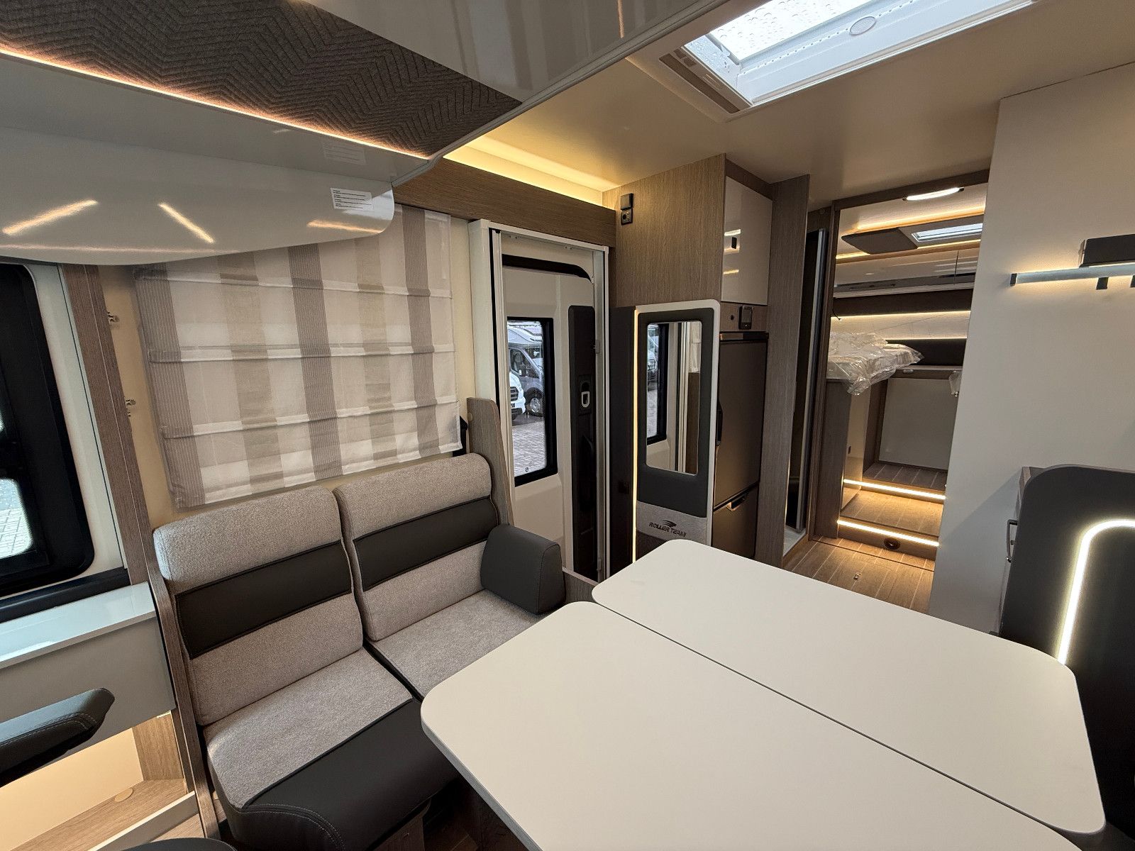 Fahrzeugabbildung Roller Team Zefiro 287 Integral - Modell 2026