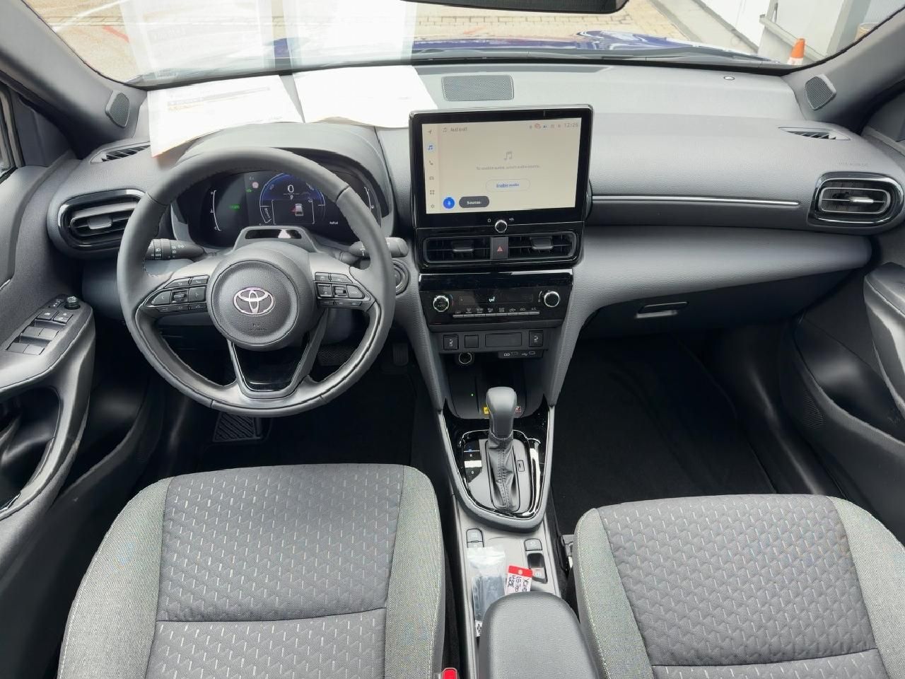 Fahrzeugabbildung Toyota Yaris Cross 1,5  Teamplayer *1,99% bis 30.6*
