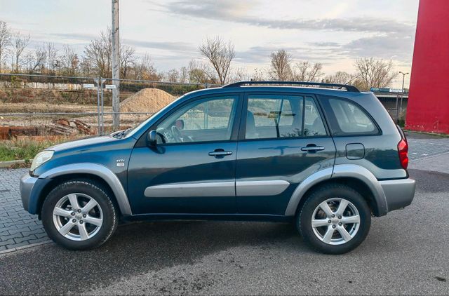 Toyota Rav 4 / 4x4 2.0 Benzin / wenig Rost...