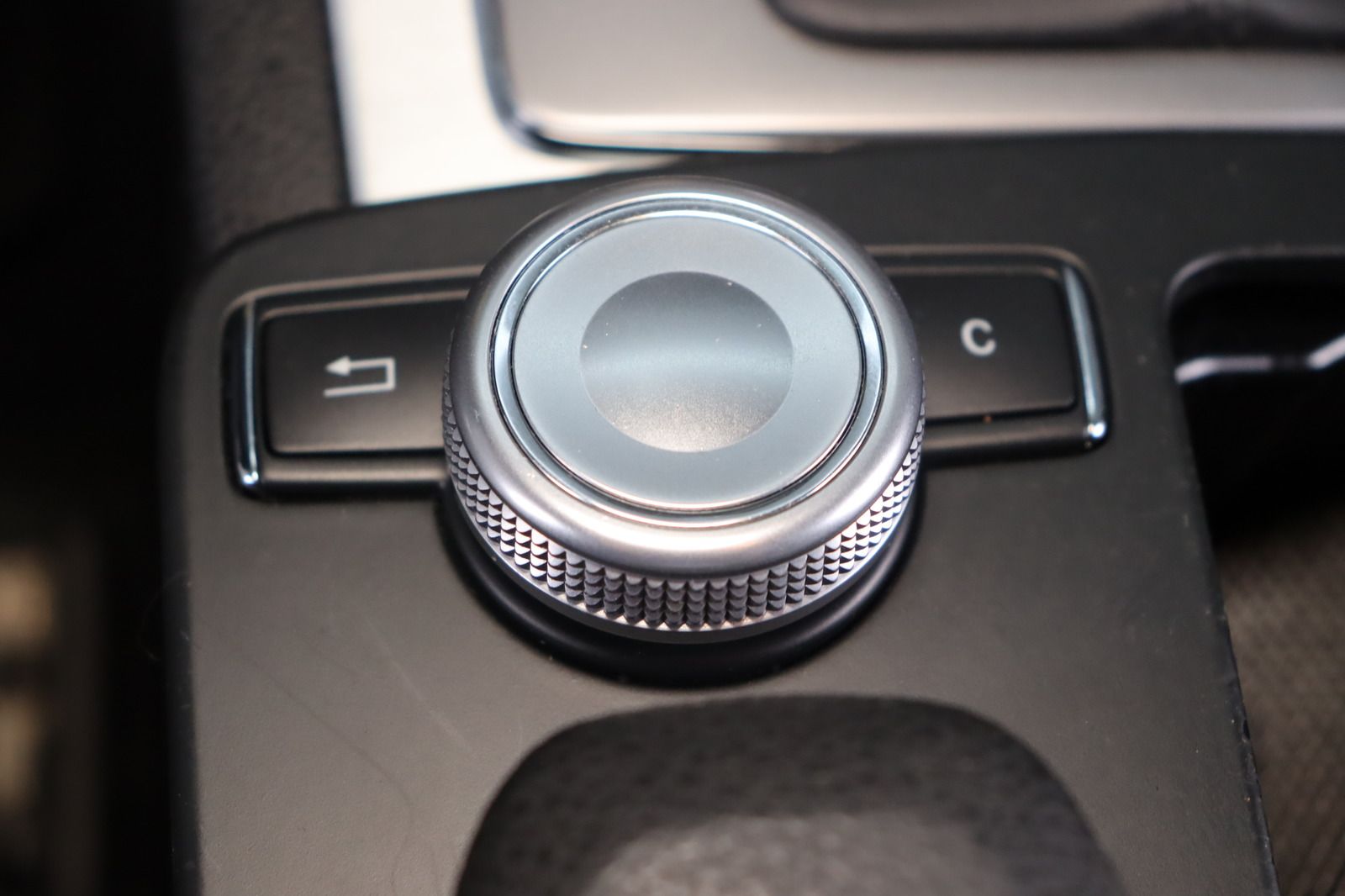 Fahrzeugabbildung Mercedes-Benz C 180 KOMPRESSOR HU/AU 02.27