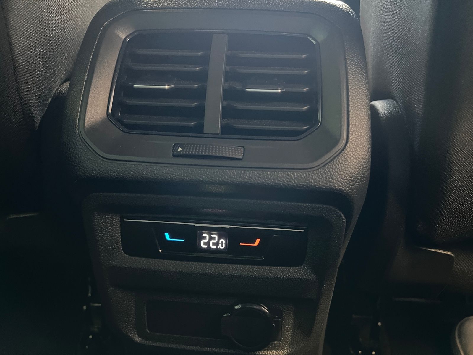 Fahrzeugabbildung Volkswagen Tiguan Elegance 2.0 TDI DSG *AHK, Matrix-LED, Na