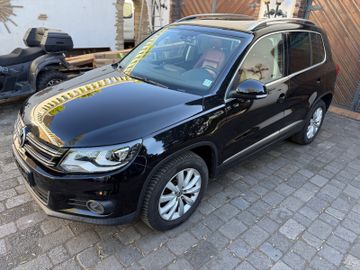 Volkswagen Tiguan - 2
