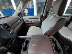DODGE RAM 2500 Crew Cab Laramie 6.7l HO