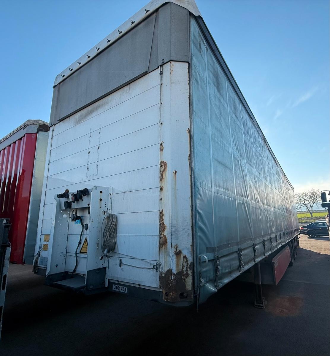 Schmitz Cargobull SCS 24; Liftachse; Palettenkasten