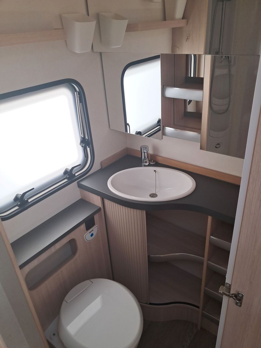 Fahrzeugabbildung Hobby De Luxe 545 KMF