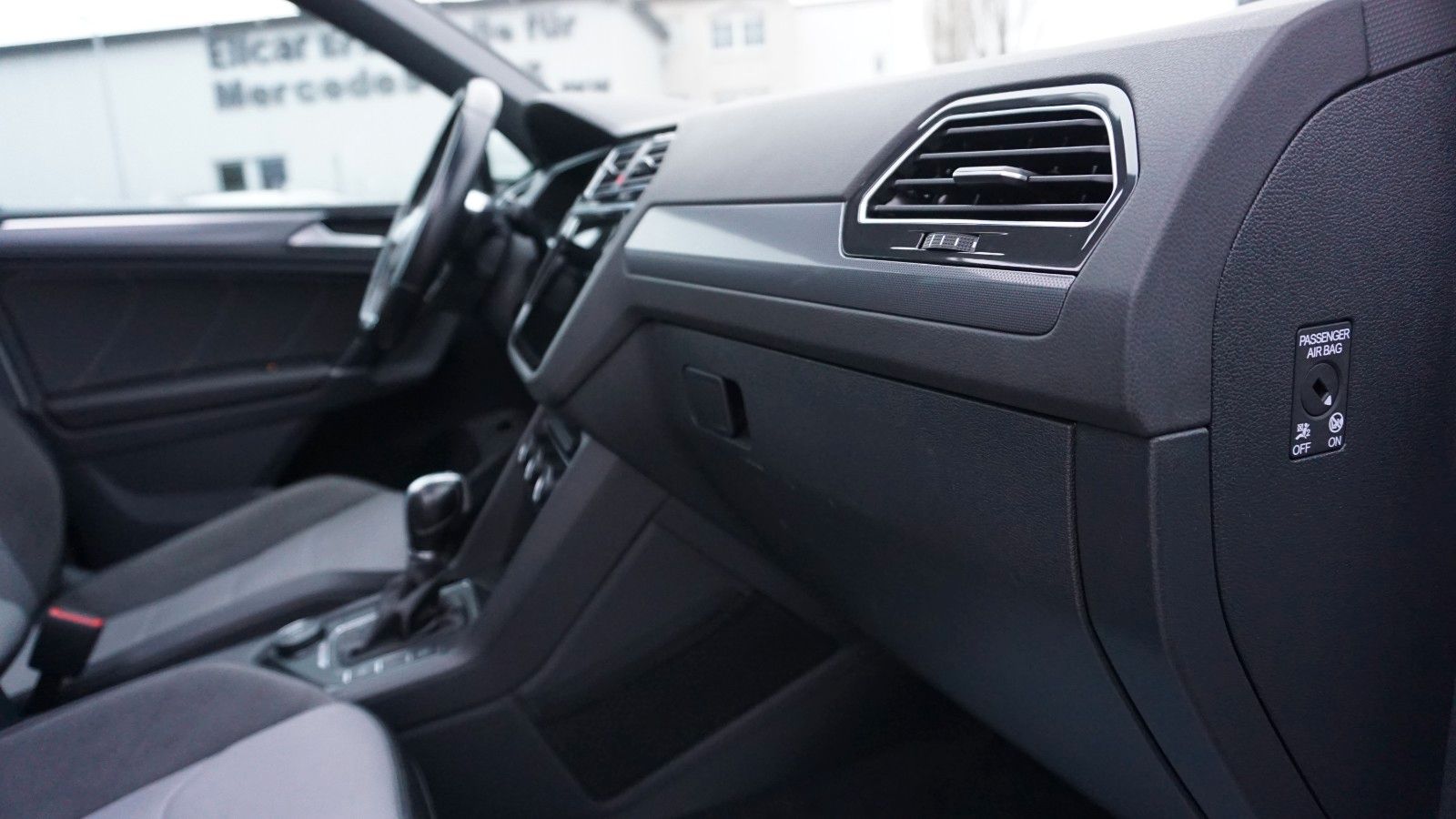 Fahrzeugabbildung Volkswagen Tiguan Highline 4M R-Line Panorama,Navi,LED,AHK