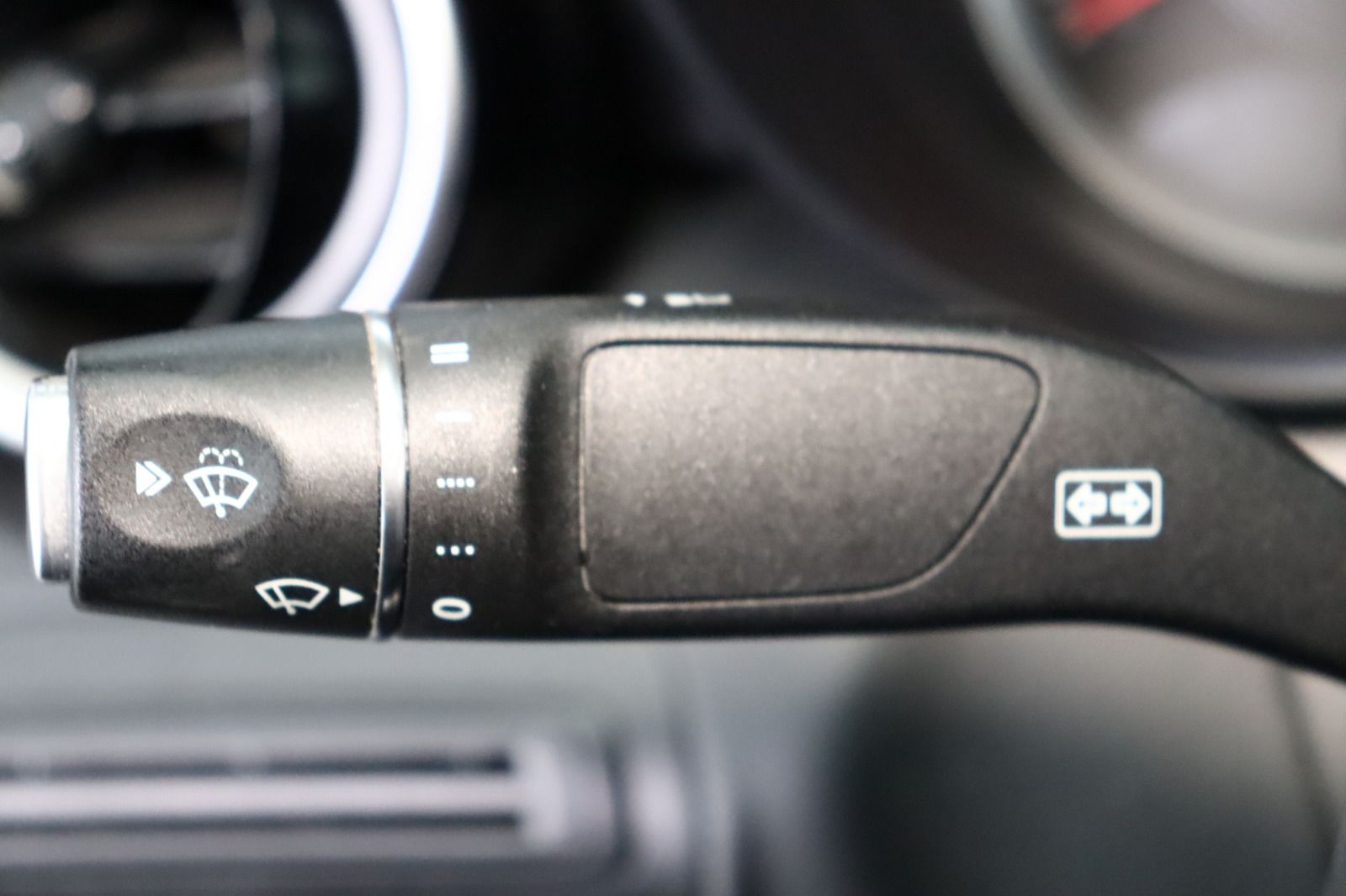 Fahrzeugabbildung Mercedes-Benz C 180 d * LED * SHZ