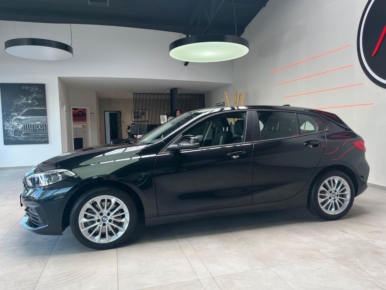 Fahrzeugabbildung BMW 118 i Advantage