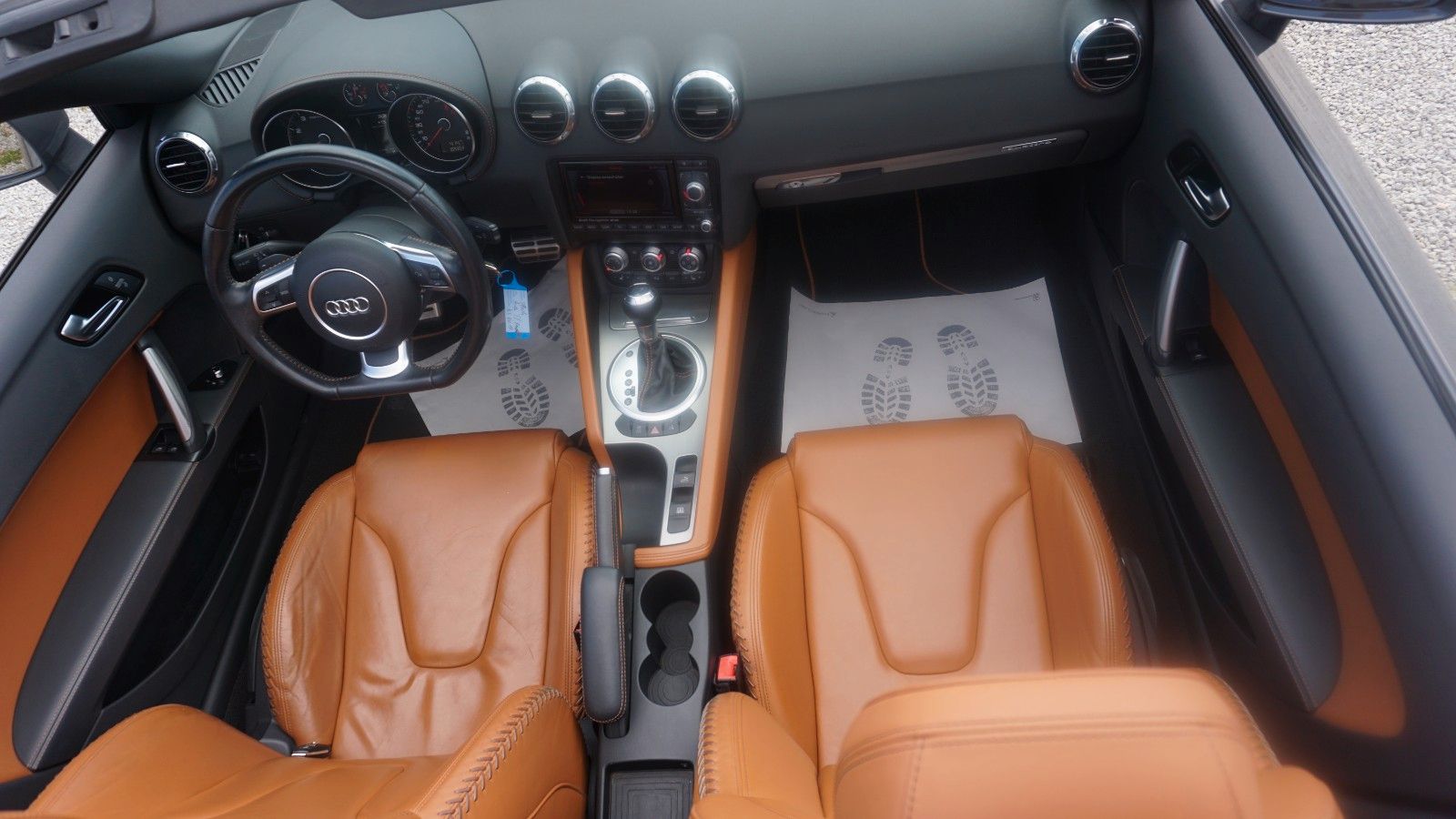 Fahrzeugabbildung Audi TT Roadster 2.0 TFSI quattro,Leder,Navi,Xenon,SH