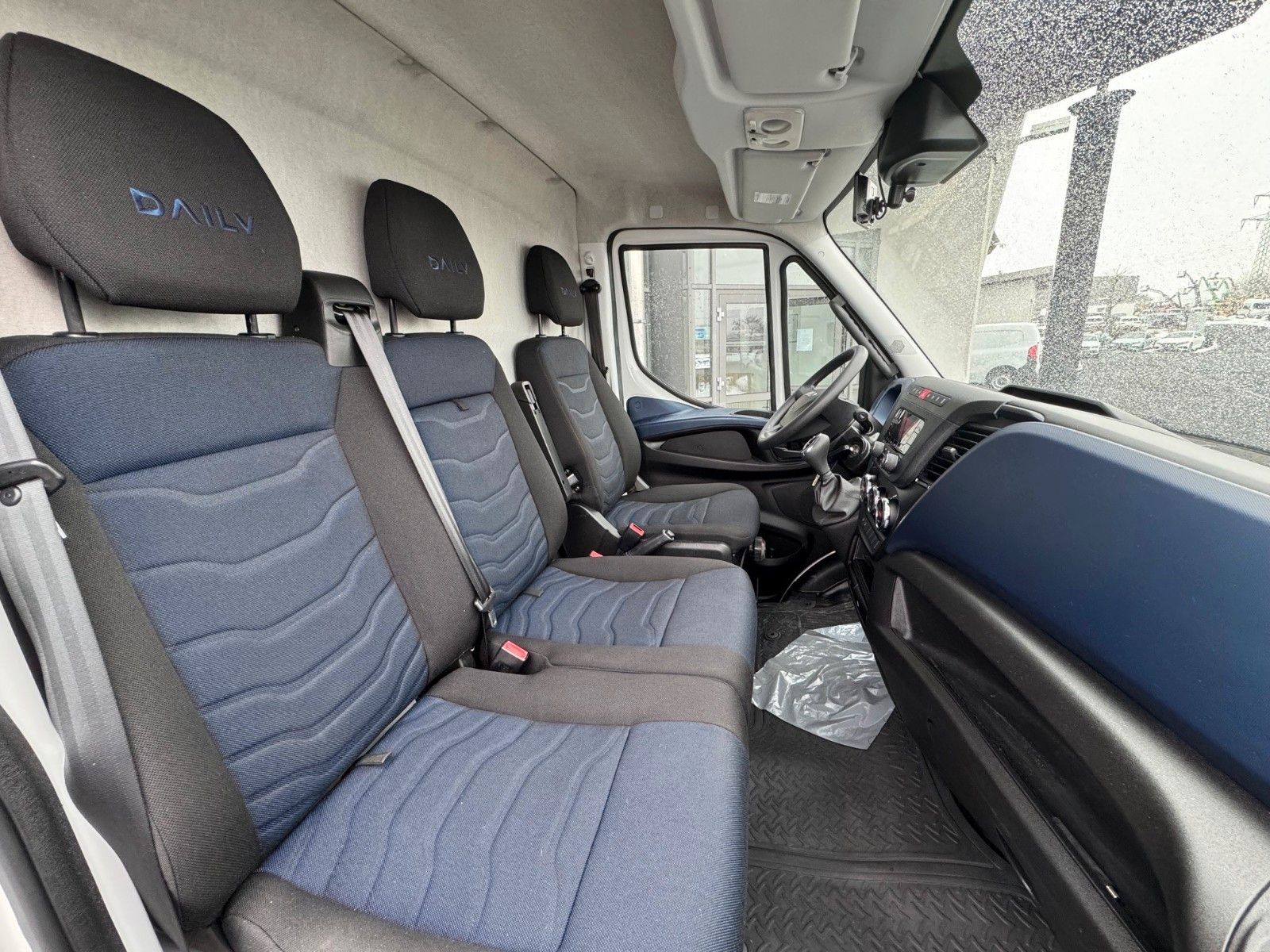 Fahrzeugabbildung Iveco Daily 35S12 *R3.520mm*AHK*Automatik*51.272km!!