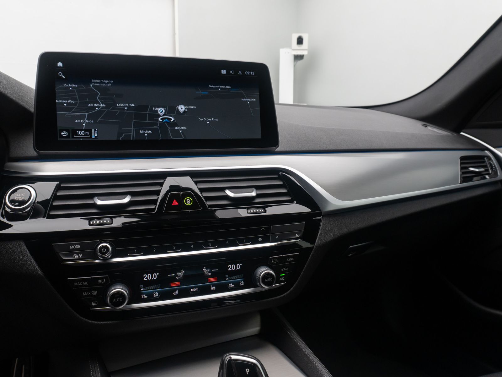 Fahrzeugabbildung BMW 530e xD M Sport Kamera DAB HiFi ACC AHK 4xKlima