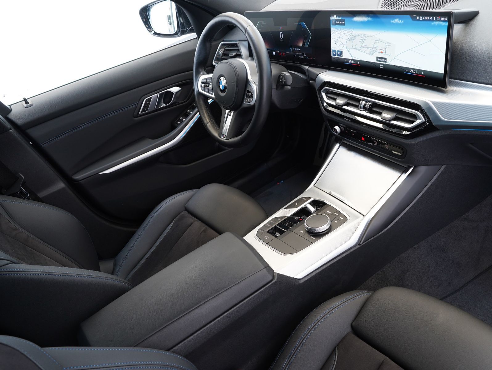 Fahrzeugabbildung BMW 320 d xDrive Touring M Sport LED/DAB/CARPLAY/ACC
