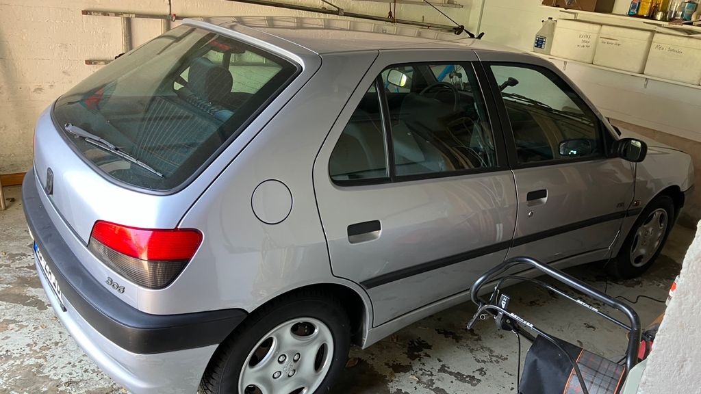Peugeot 306