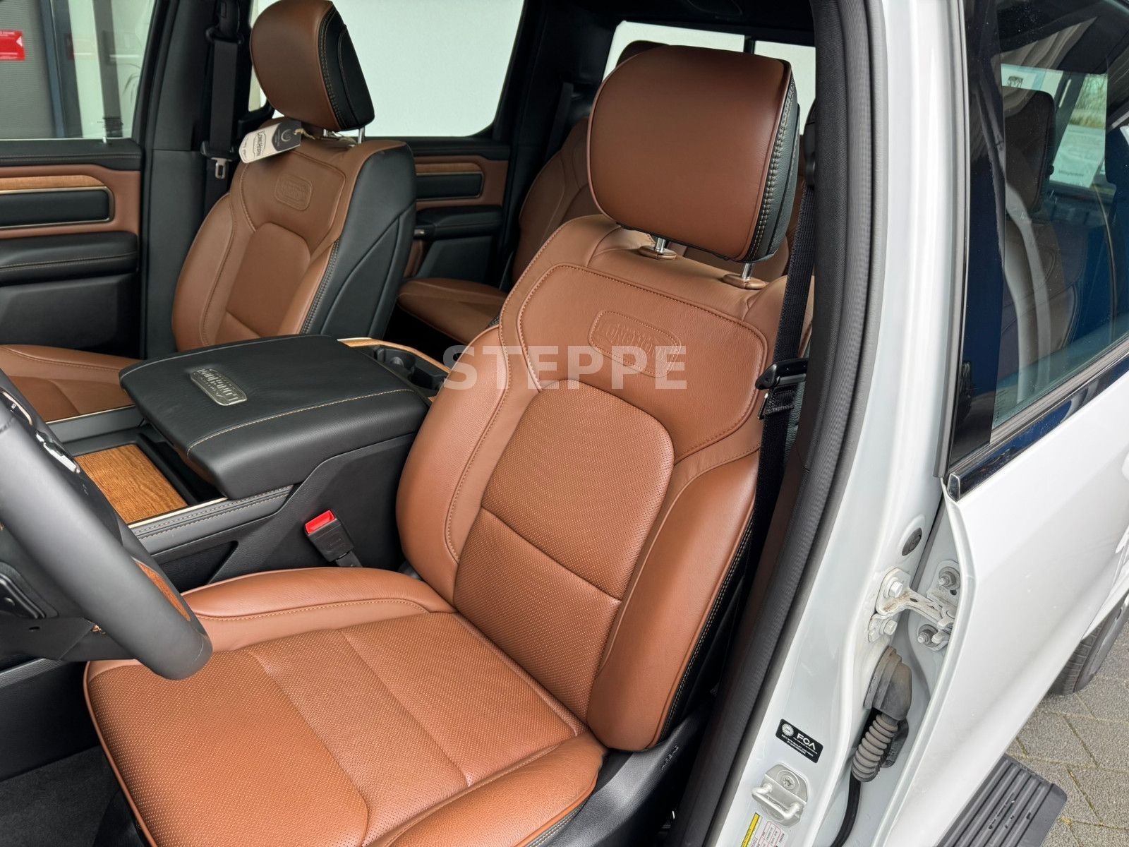 Dodge RAM 1500 5,7 V8 HEMI LONGHORN Luftfederung AHK