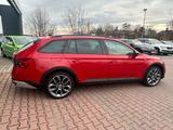 Skoda SUPERB Combi Scout 2.0 TSI 280 PS DSG 4x4 - rote Skoda Superb