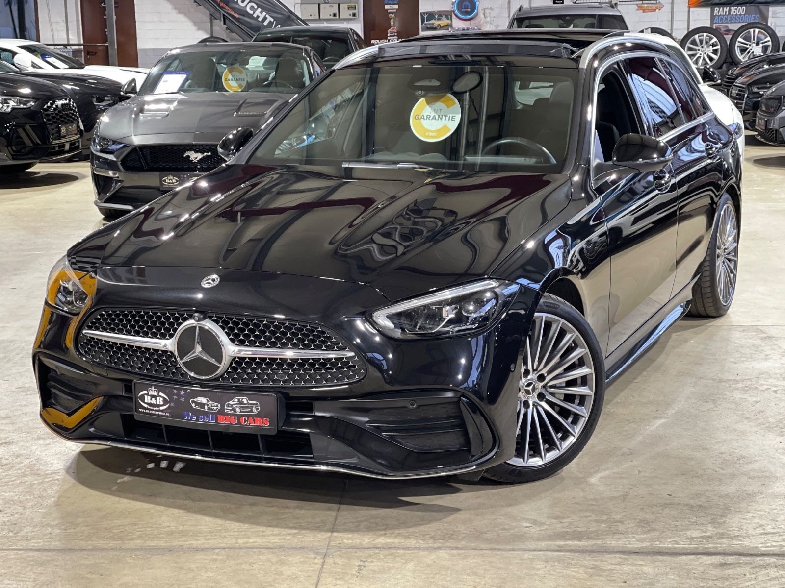 MERCEDES-BENZ C 180 T-MOD.-AMG-LINE+AHK+SHZ+PANO+360°+GARANTIE
