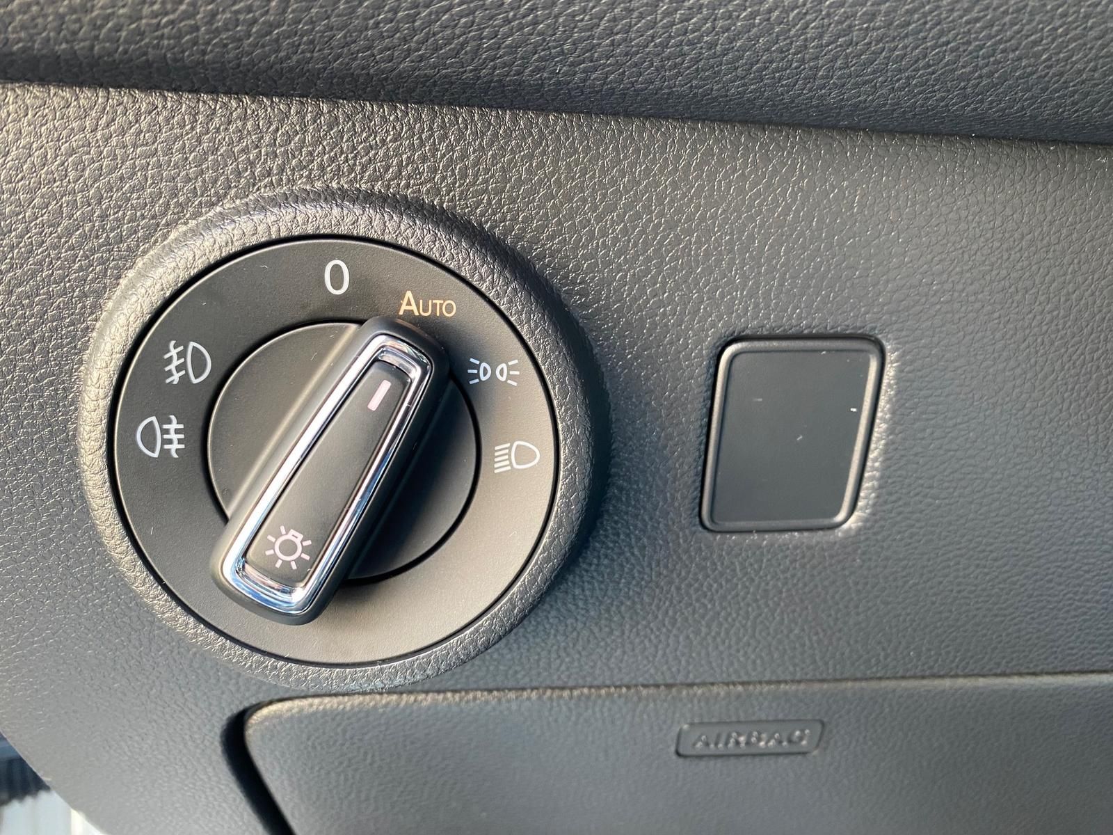 Fahrzeugabbildung SEAT Ateca 1.5 TSI FR APP+ACC+RFK+AHK+NAVI+SITZHEIZ
