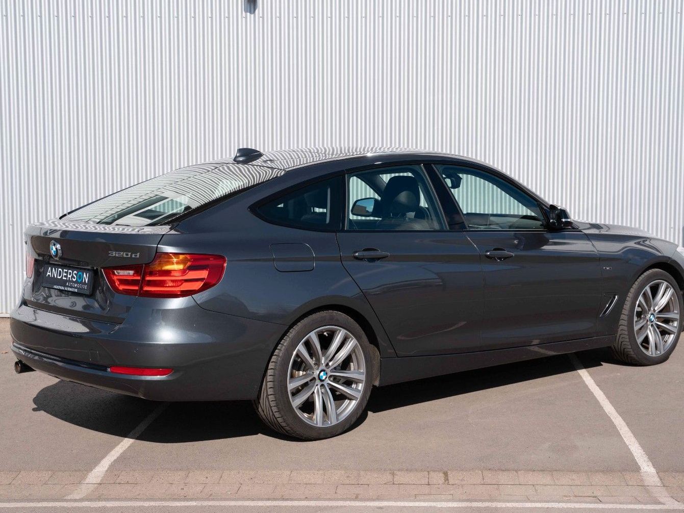 Fahrzeugabbildung BMW 320 D GRAN TURISMO SPORT XENON PANO SHADOW NAVI