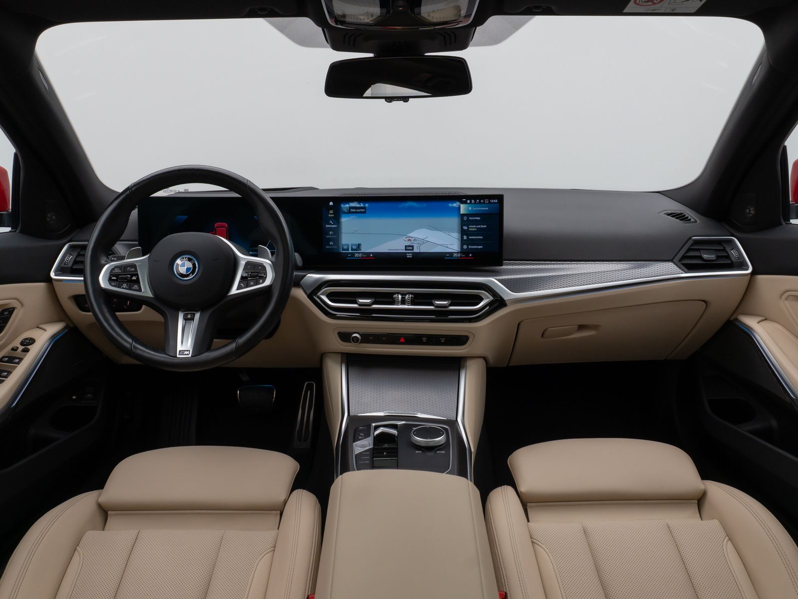 Fahrzeugabbildung BMW 330e M Sport Pro Panorama Kamera HUD H/K Komfort