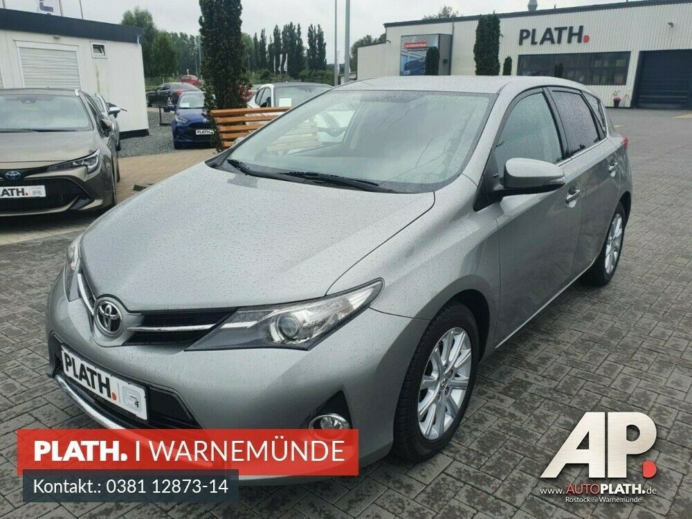 TOYOTA Auris