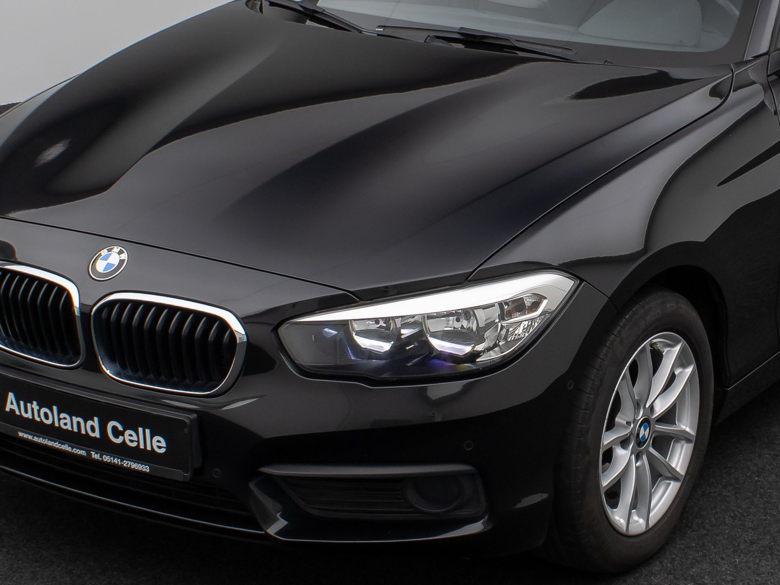 Fahrzeugabbildung BMW 118i Parkassist Sitzheizg USB Regensensor 8fach