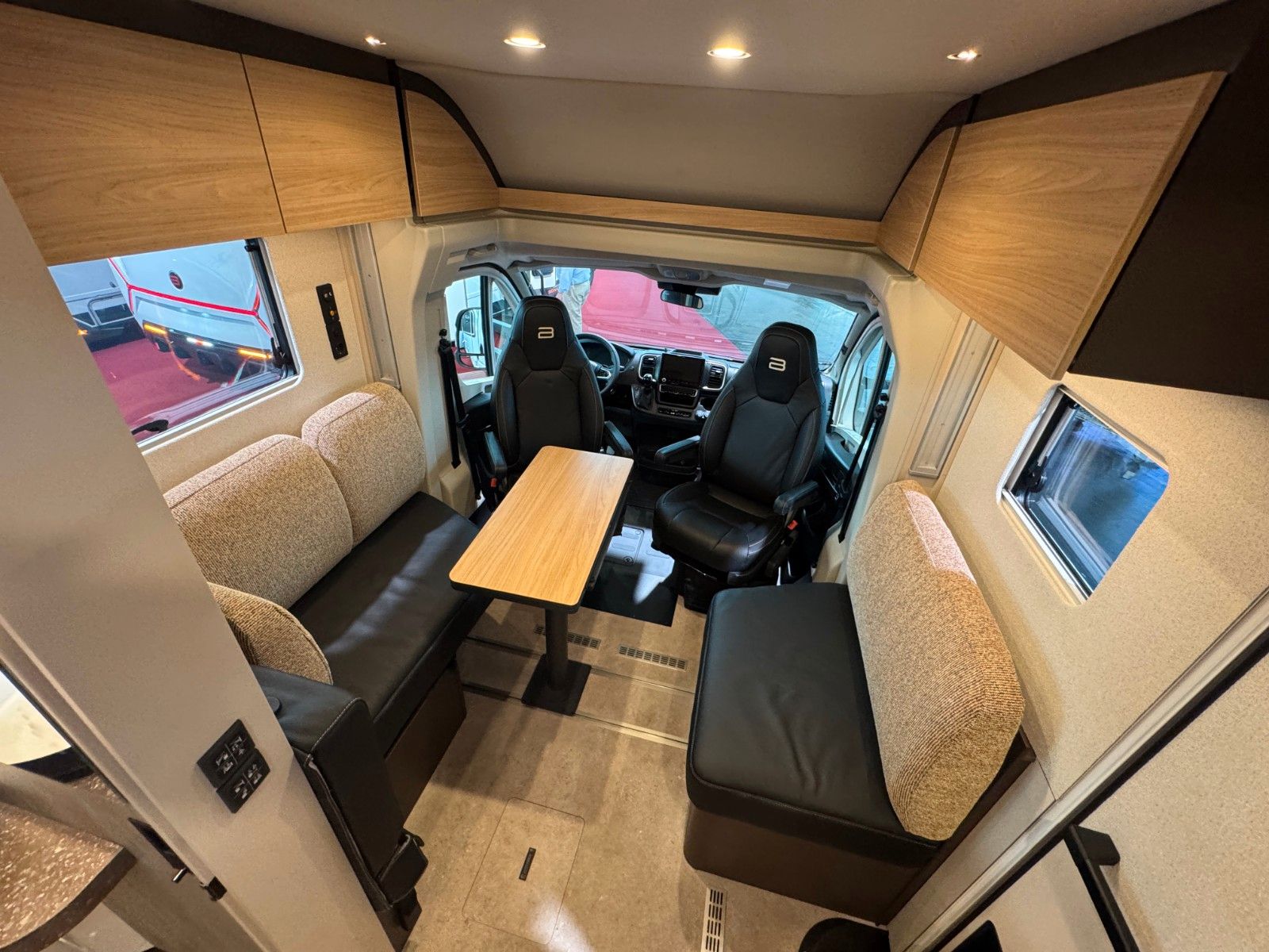 Fahrzeugabbildung Bürstner Signature SFT 7.5 NEUHEIT MODELL 2026!