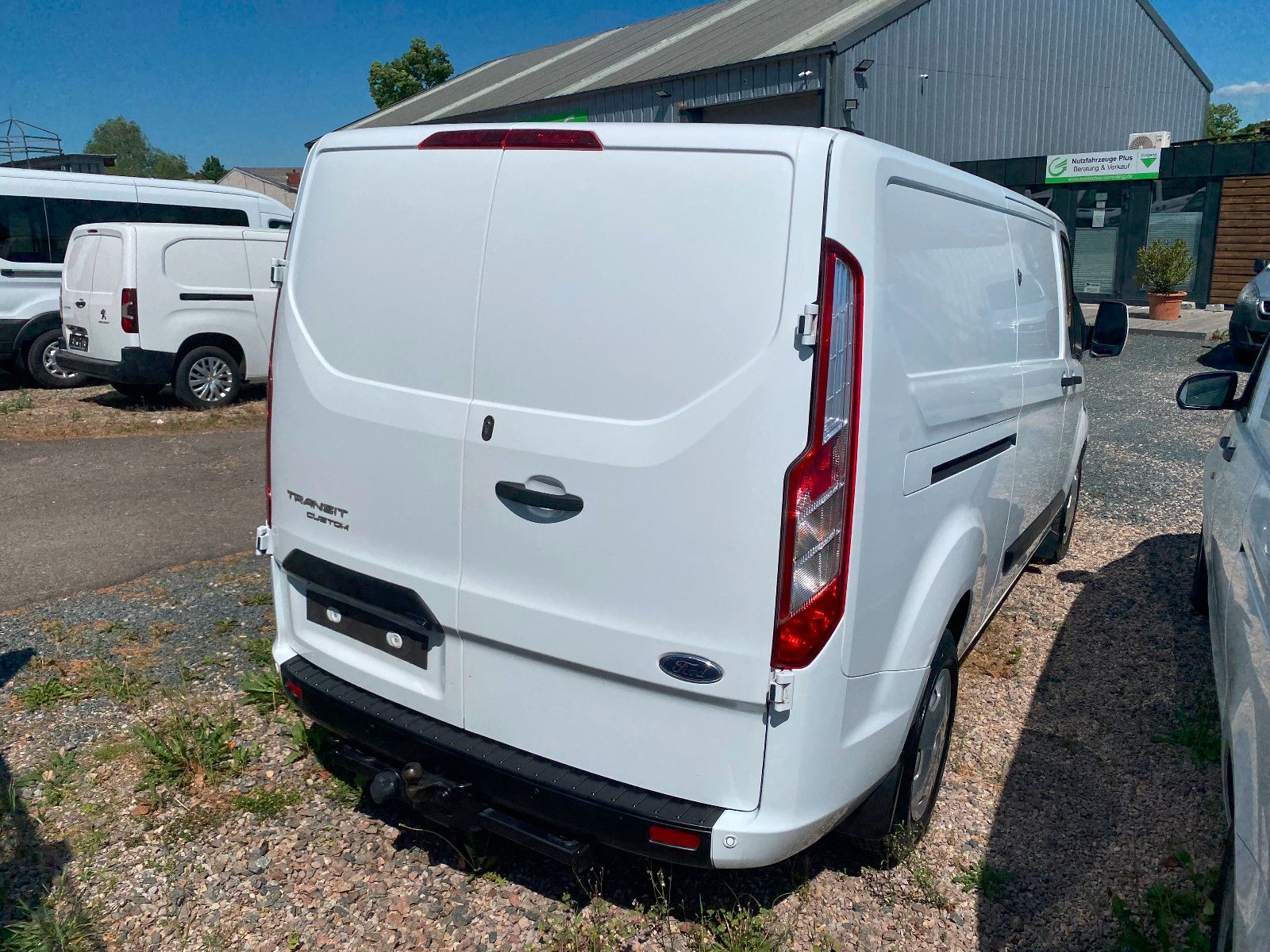 Fahrzeugabbildung Ford Transit Custom Kasten 300 L2 Trend,AHK,Automatic