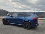 BMW X5 M50 M50d - - blaue BMW X5 M50