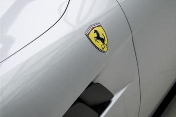 2017 Ferrari GTC4LUSSO — фото 10