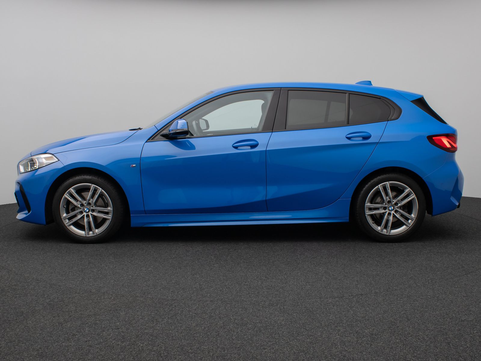 Fahrzeugabbildung BMW 118i M Sport Kamera DAB Geschwindigkeitsreg LED