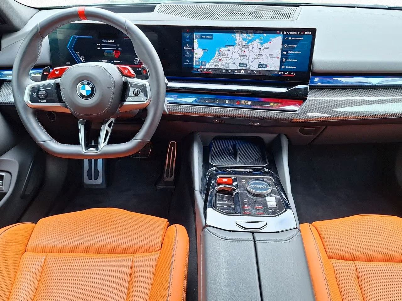 Fahrzeugabbildung BMW M5 Individual DA/PA-Prof B&W