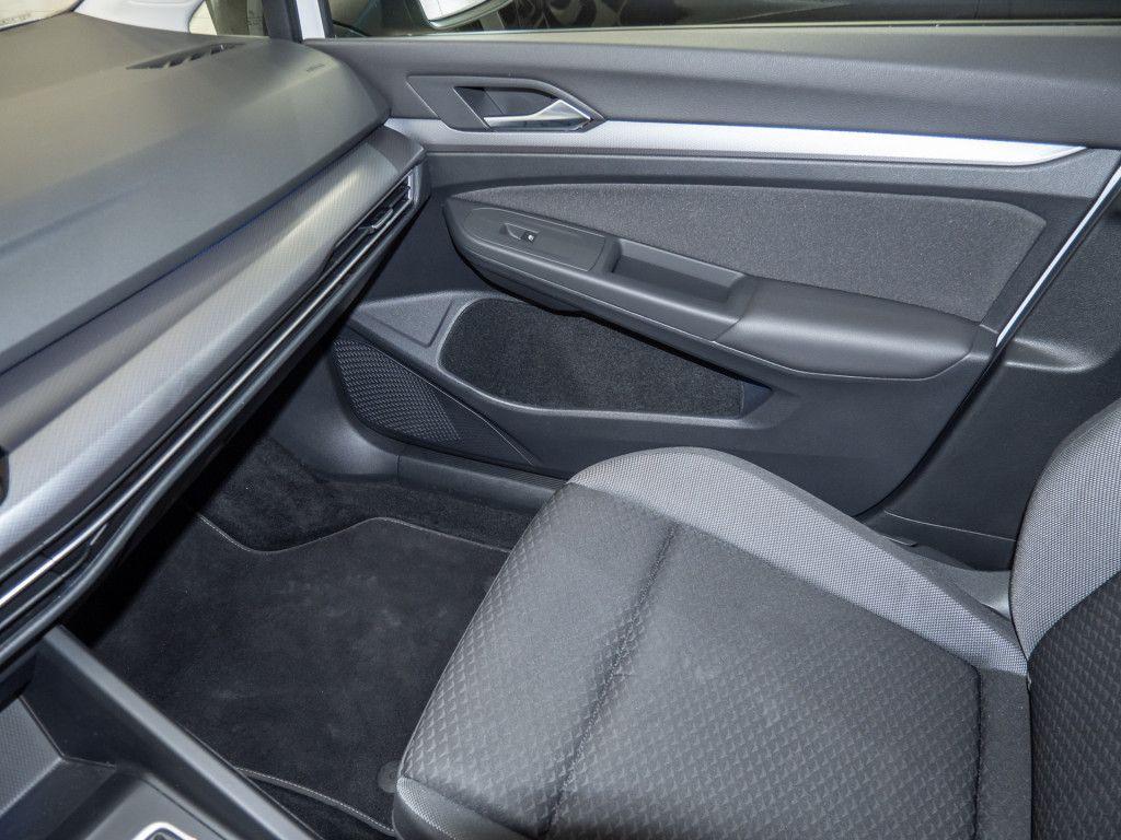 Volkswagen Golf VIII 1.5 TSI Active Klima Navi R-Kam AHK, миниатюра 16
