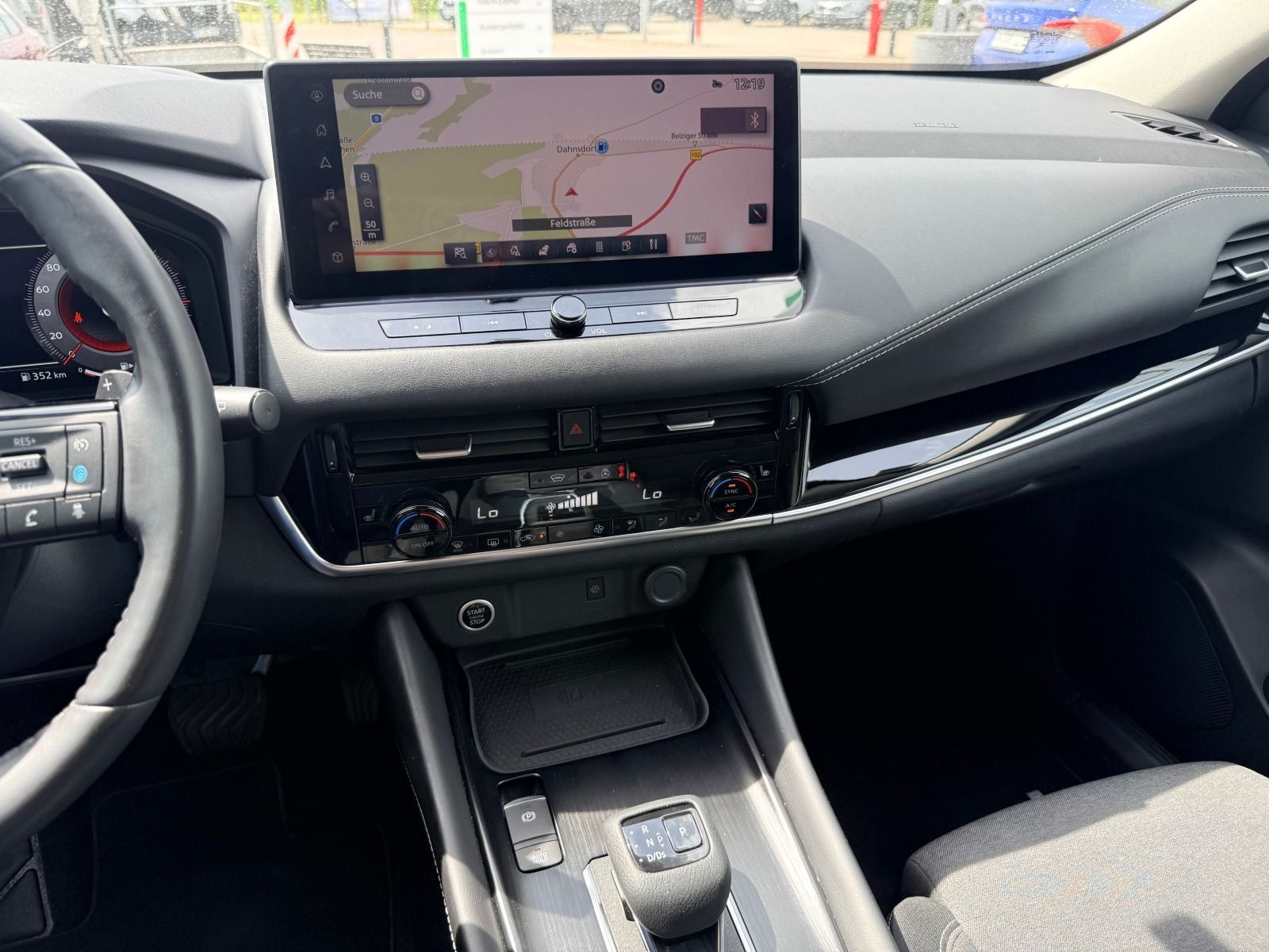 Fahrzeugabbildung Nissan Qashqai 1.3 DIG-T N-Connecta*360°Cam*Head-Up*eHe