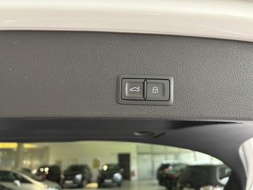 Fotografie des Audi Q2 35 TFSI S tronic sport AHK