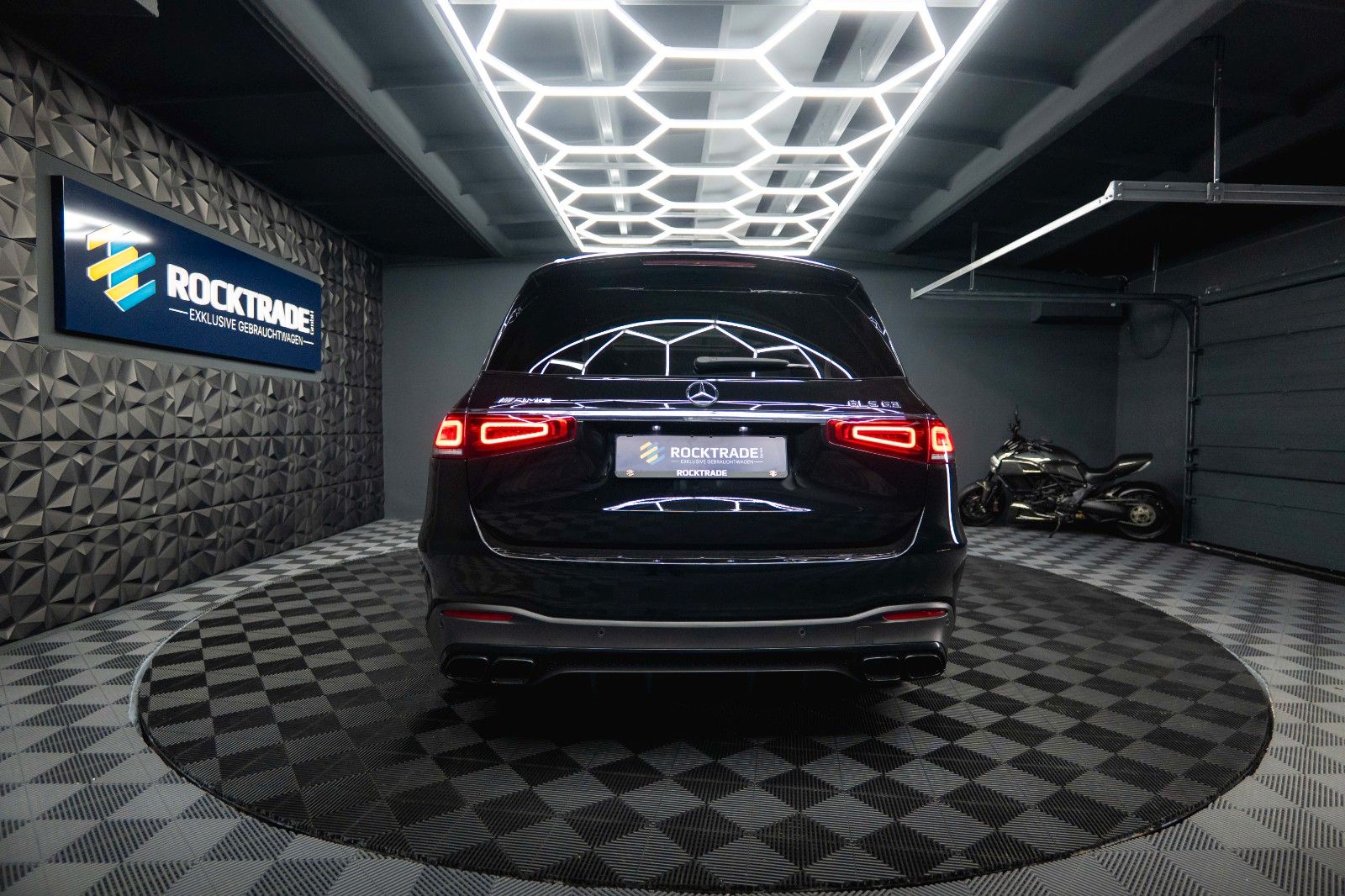 Fahrzeugabbildung Mercedes-Benz GLS 63 AMG 4Matic+ Driver's Package Carbon *ACC*