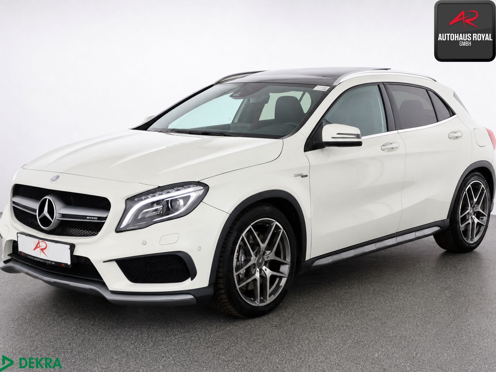 MERCEDES-BENZ GLA 45 AMG PERFORMANCE 4M PANO,KAMERA,KEYLESS
