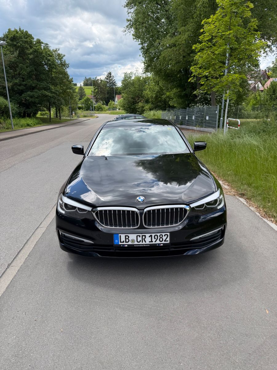 BMW 520 NAVI*AMBIENTE*VIRTUAL*SHZ*PDC