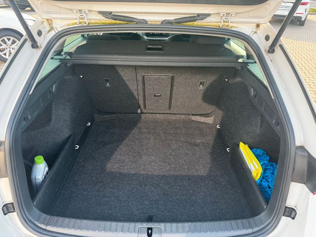 Fahrzeugabbildung Skoda Octavia Combi 2,0 TDI DPF >NAV/LED/PDC/SmartLink