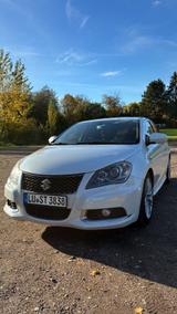 Suzuki Kizashi 2.4 SPORT CVT Allrad SPORT Top Zustand - Suzuki Kizashi: Limousine
