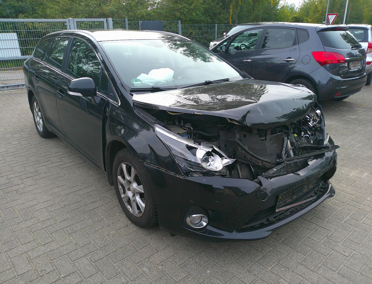 Toyota Avensis Kombi 1,8 i ,Navi,Kamera, FESTPREIS!