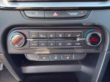 Kia Ceed 1.5 T DCT Vision Navi Sitzheizung Kamera